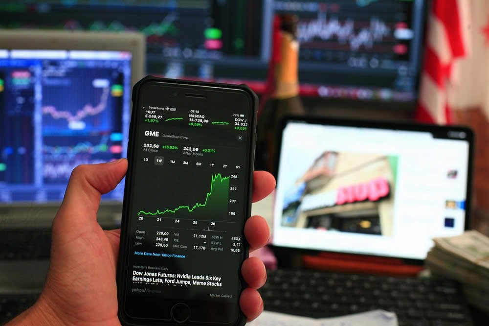 É seguro investir em criptomoedas